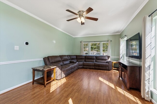Building Photo - 3B/2.5B End Unit Townhome in Penns Manor A...