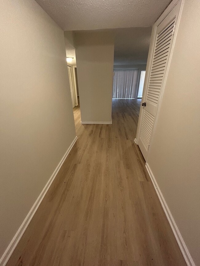 01_Foyer - 1208 Bush River Rd