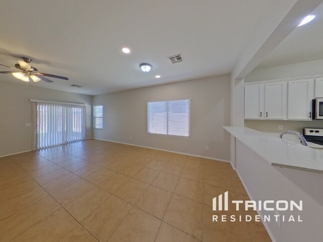 Building Photo - 5024 S 99th Dr