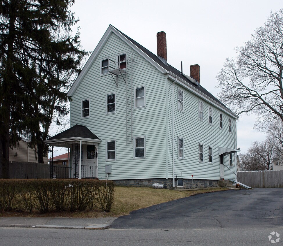 Primary Photo - 4-6 Maple St