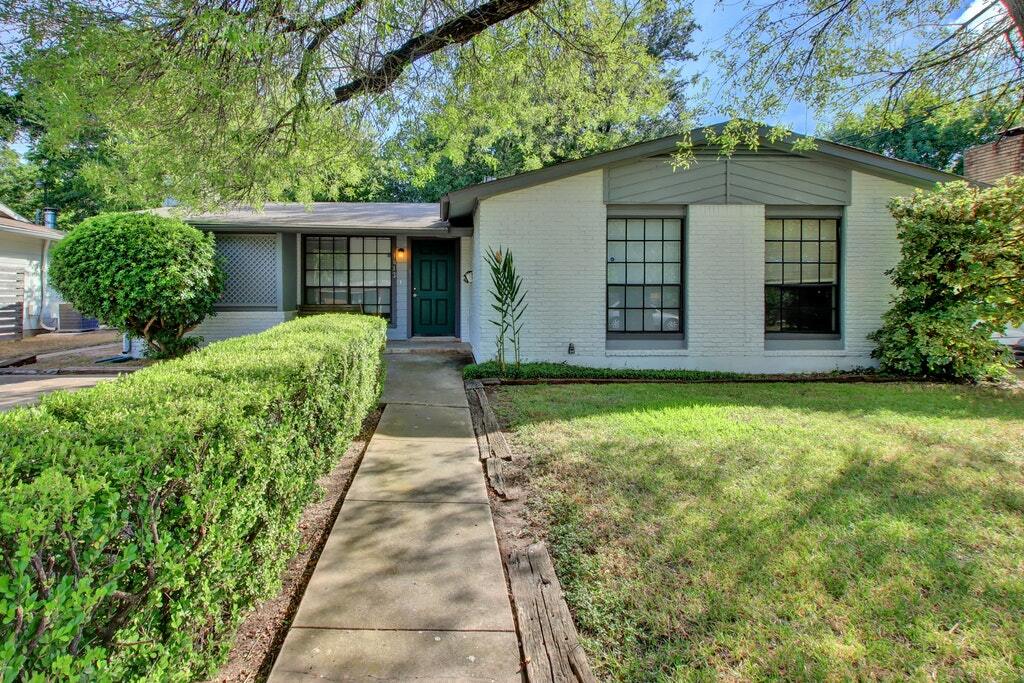 Primary Photo - 1612 Broadmoor Dr