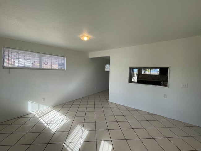 Building Photo - 2621 S Lands End Rd