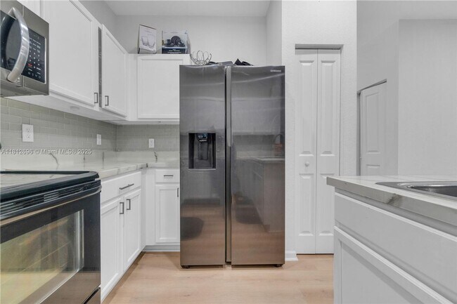 Foto del edificio - 3529 NW 29th Pl