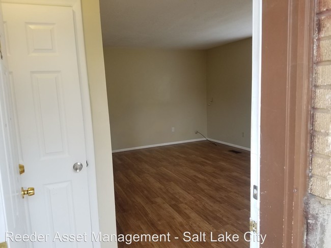 Building Photo - 1804 W 400 N
