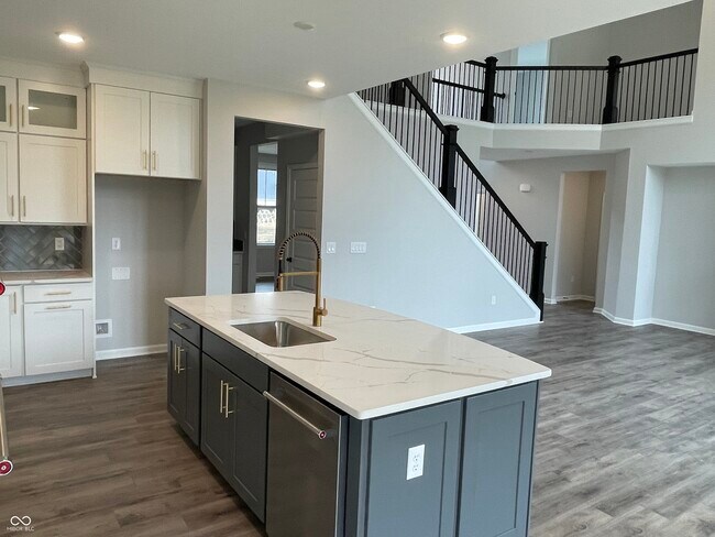 Building Photo - 14472 Beaument Blvd