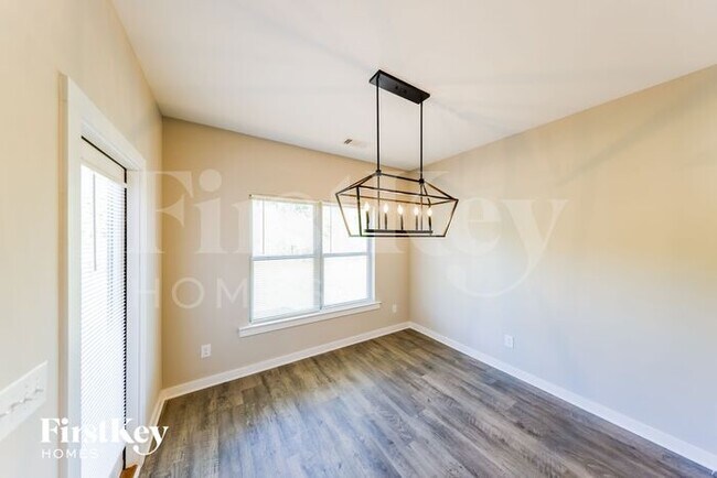 Building Photo - 128 Lakewood Ln