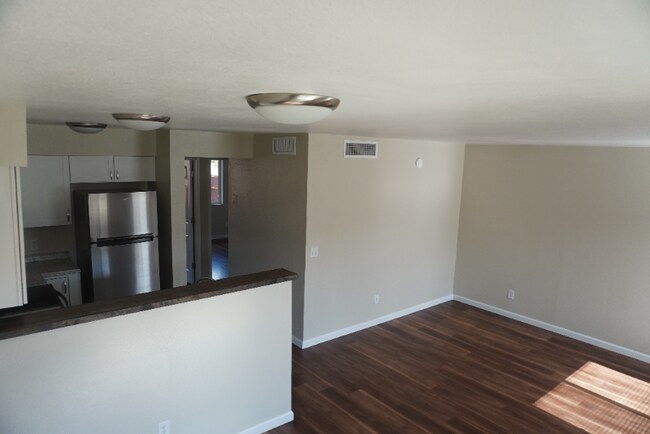 Foto del edificio - 3953 N Palm Grove Dr