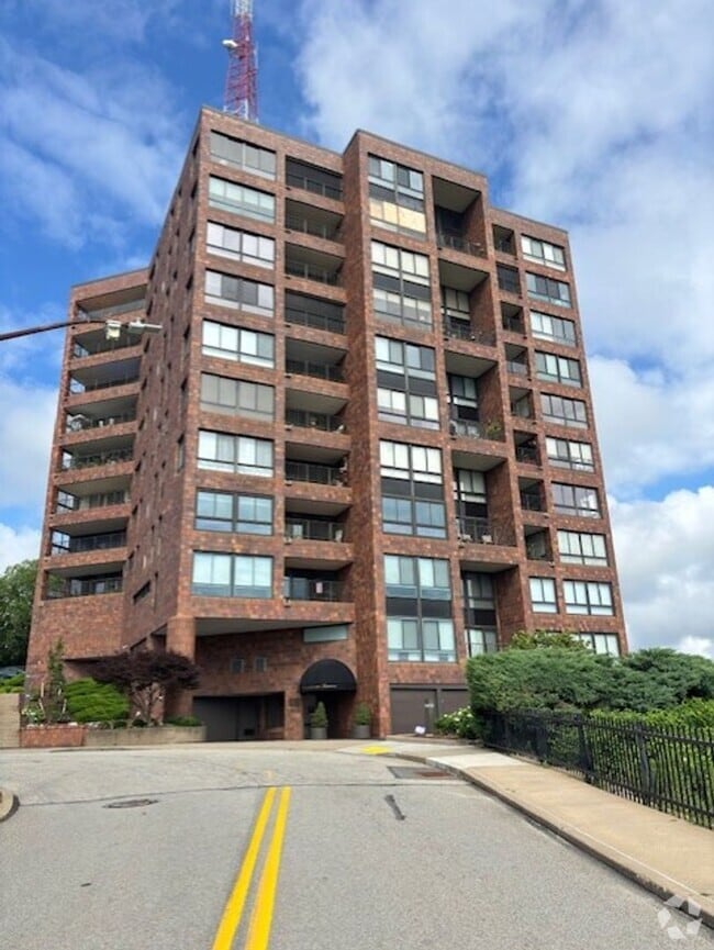 Building Photo - 1700 Grandview Ave
