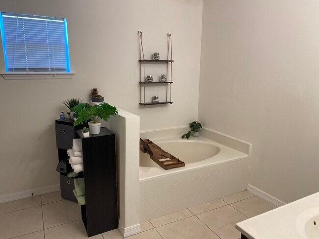 Foto del edificio - 4600 Tarrega St