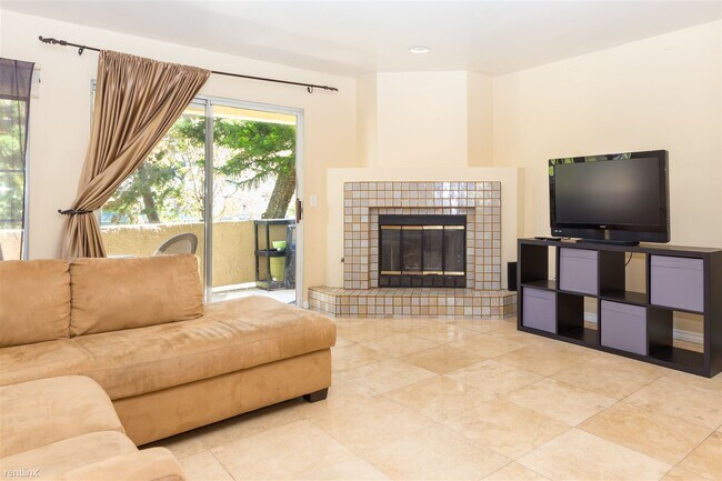 Building Photo - 2 br, 2 bath Condo - 4850 Bella Pacific Row