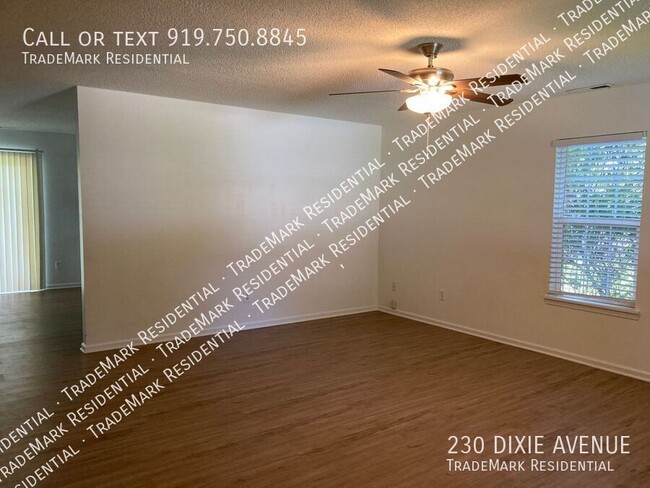 Building Photo - 3 Bedroom 2 Bath House on Dixie Ave. Avail...