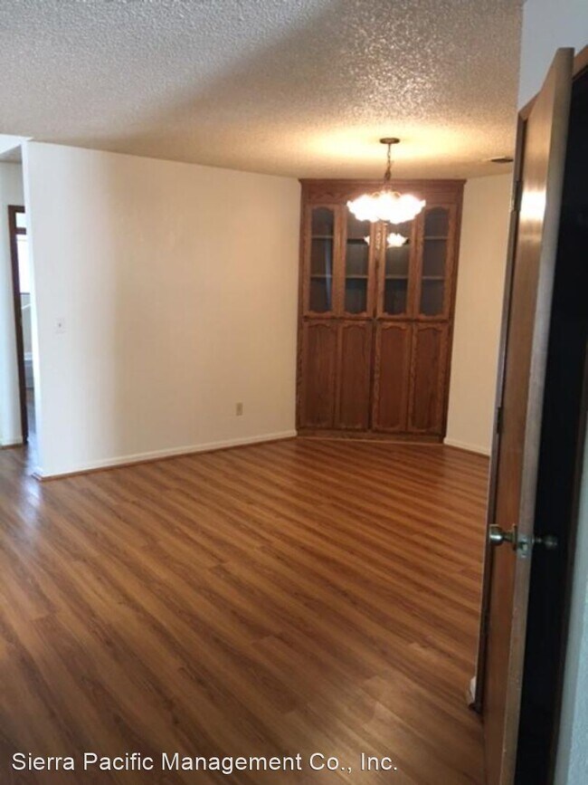 Building Photo - 3 br, 2 bath House - 1207 Willow Creek Drive