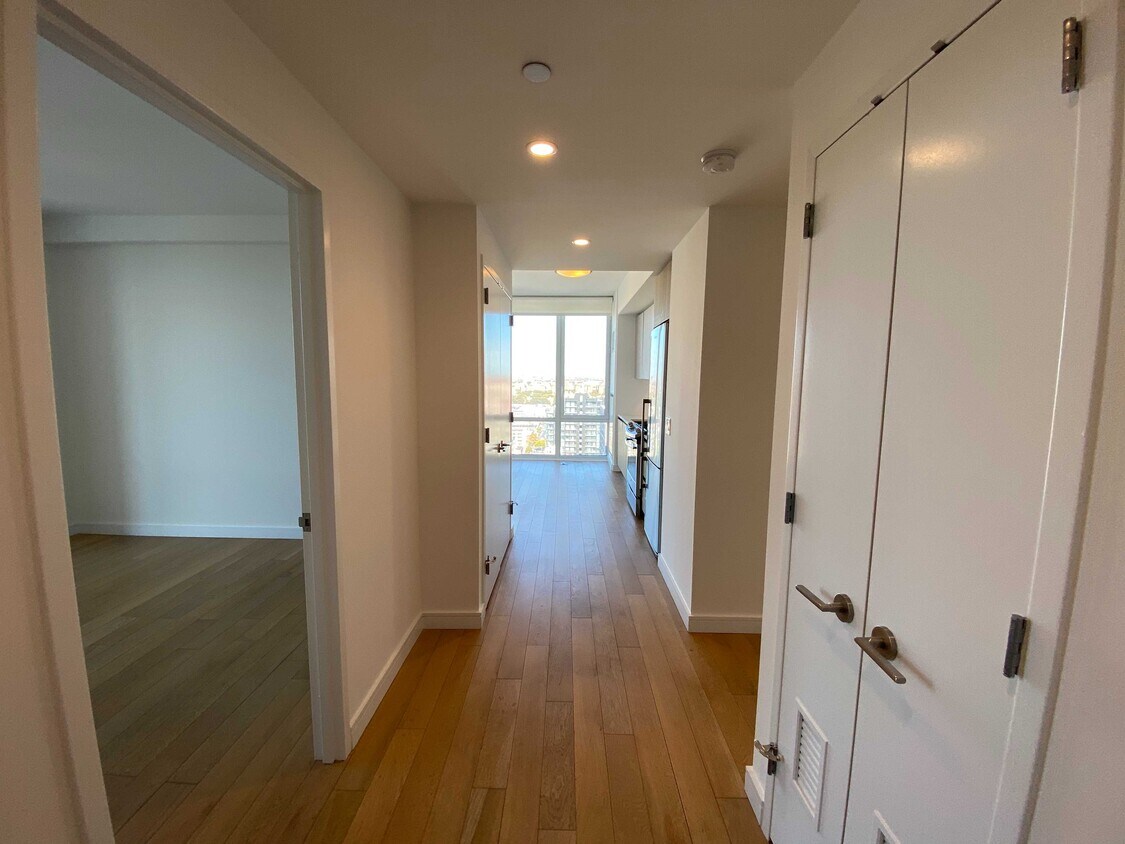 Foto principal - 4220 24th St