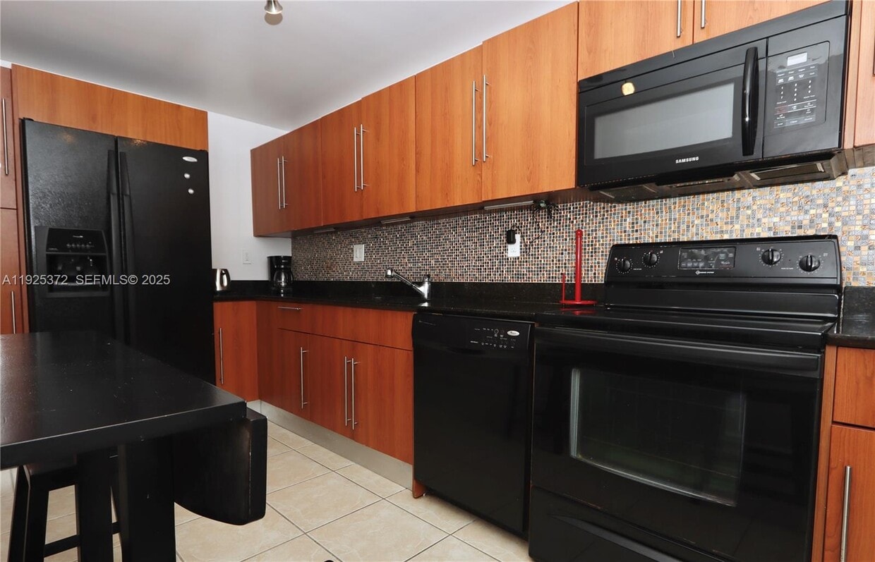 Foto principal - 3000 S Ocean Dr