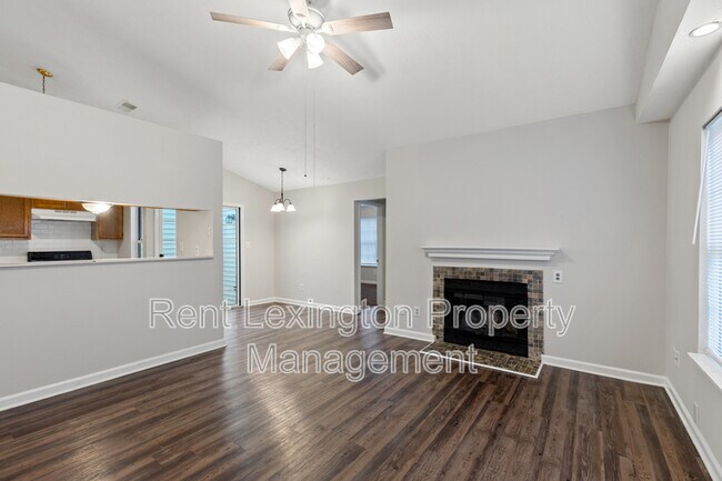Foto del edificio - 2720 Chelsea Woods Ct