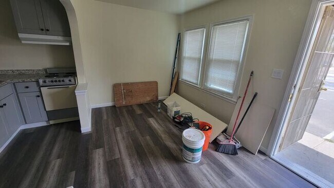 Building Photo - 1 bed 1 bath Sparks Apartment for Rent