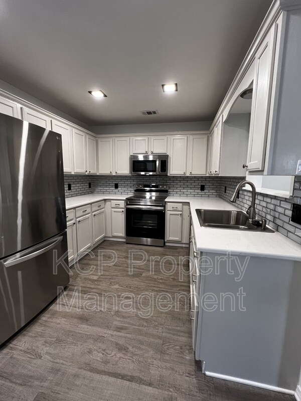 Foto del edificio - 5708 Whitney Cir