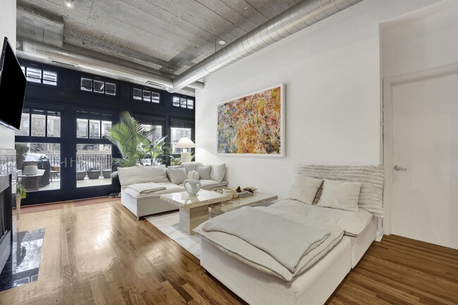 Building Photo - 1151 W 15th St