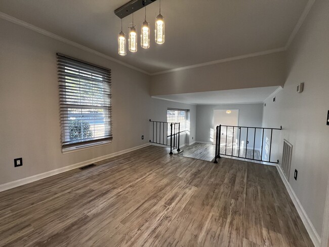 Building Photo - Fully Remodeled 3 Bedroom / 2.5 Bathroom i...