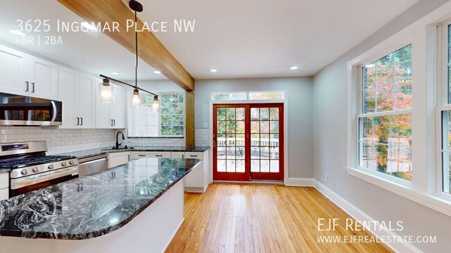 Building Photo - Newly Renovated Stunner! Three Beds/plus D...