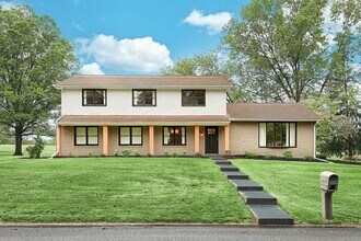 Building Photo - 2423 Hepplewhite Dr