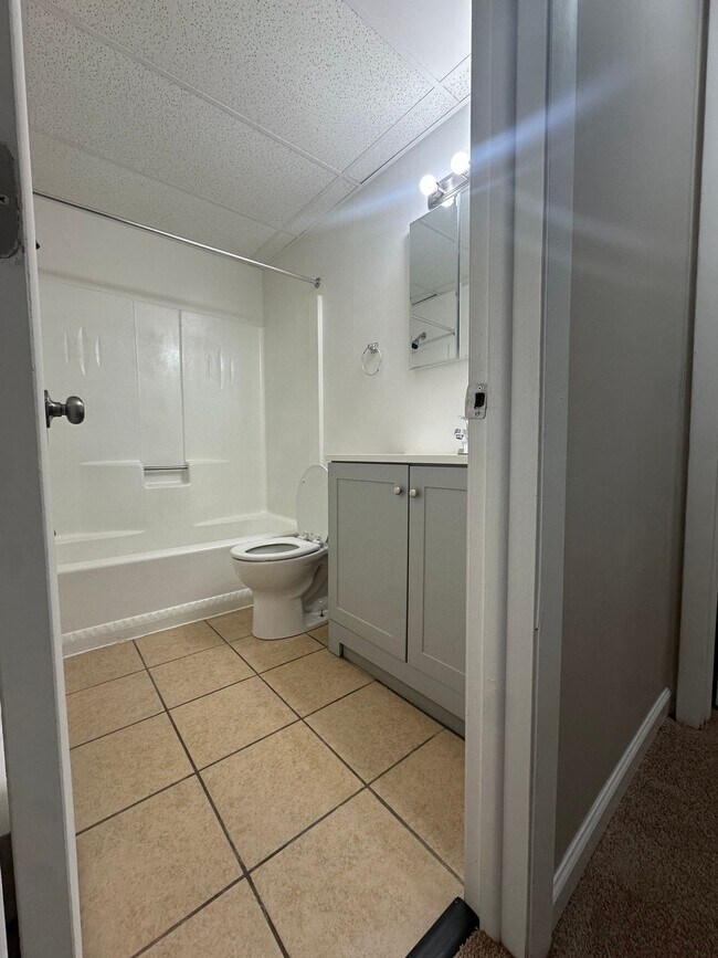 Foto del edificio - 2-Bedroom Townhouse in Stow, OH – Offering the perfect blend of comfort, convenience, and modern ...