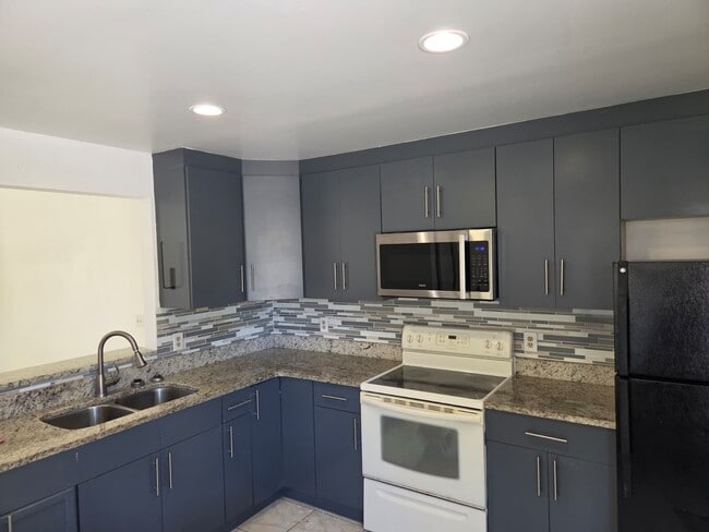 Building Photo - 117 Chicago Woods Cir