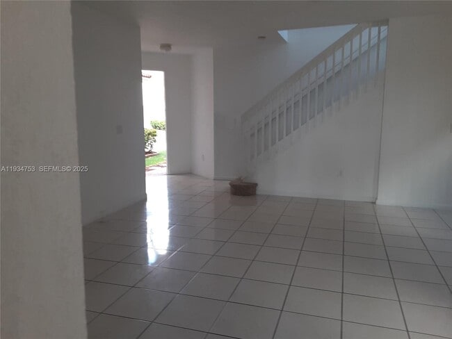 Foto del edificio - 3760 NE 9th Ct