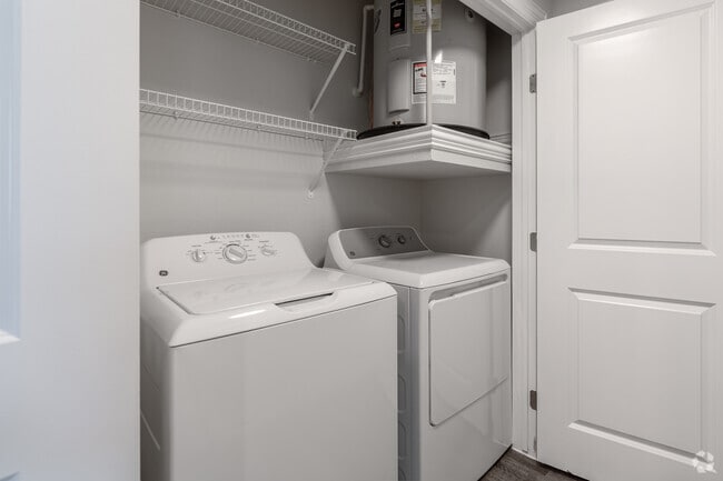 2BR, 2BA - 1,022SF - Laundry - Amblar