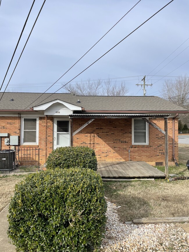 Building Photo - 1087 W Highway 150