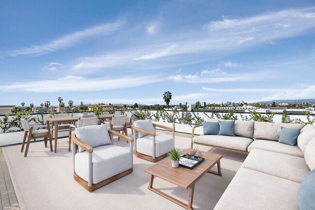 Interior Photo - Gramercy Terrace