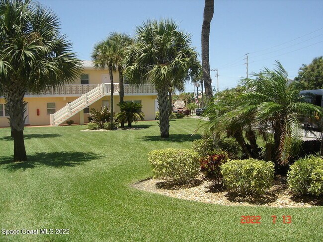 Foto del edificio - 7801 Ridgewood Ave