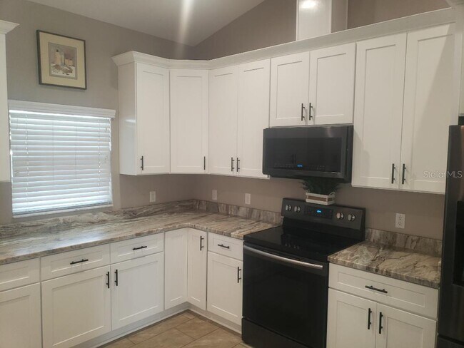 Foto del edificio - 643 Marion Oaks Trail