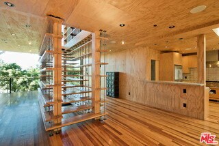 Foto del edificio - 2460 Beverley Ave