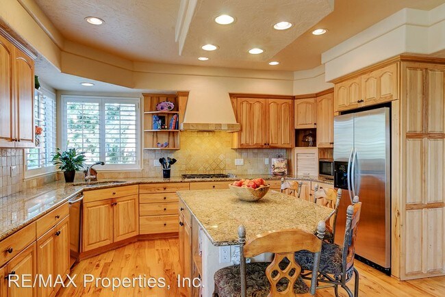 Foto del edificio - 5 br, 3.5 bath House - 2290 Mankato Court