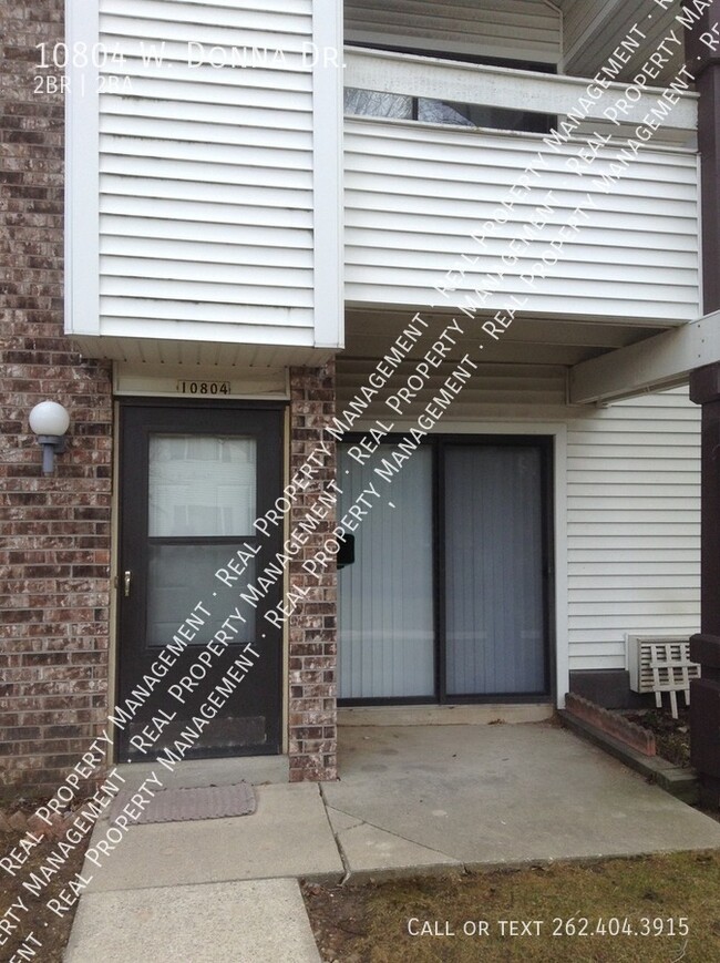 Building Photo - Cozy Private Entry Condo