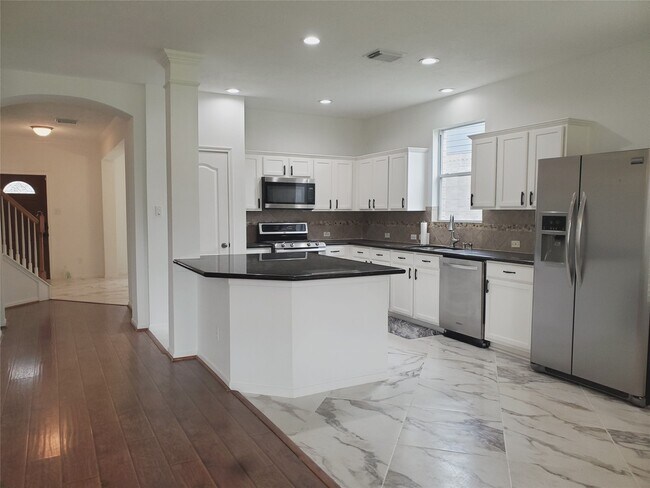 Foto del edificio - 18819 Knobby Oaks Pl