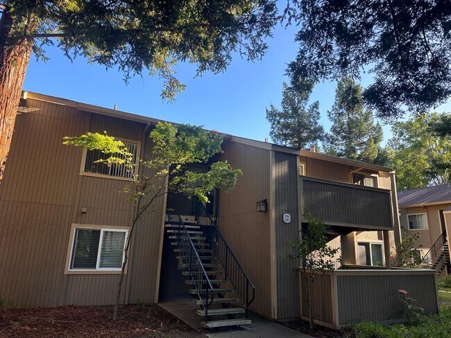Foto del edificio - 2 bedrooms 2 bath condo Top floor for rent in Fremont