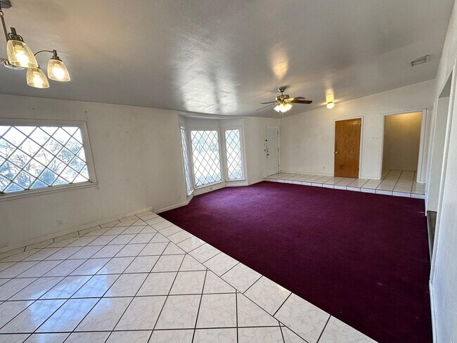 Foto del edificio - 4 Bed 2.5 Bath!