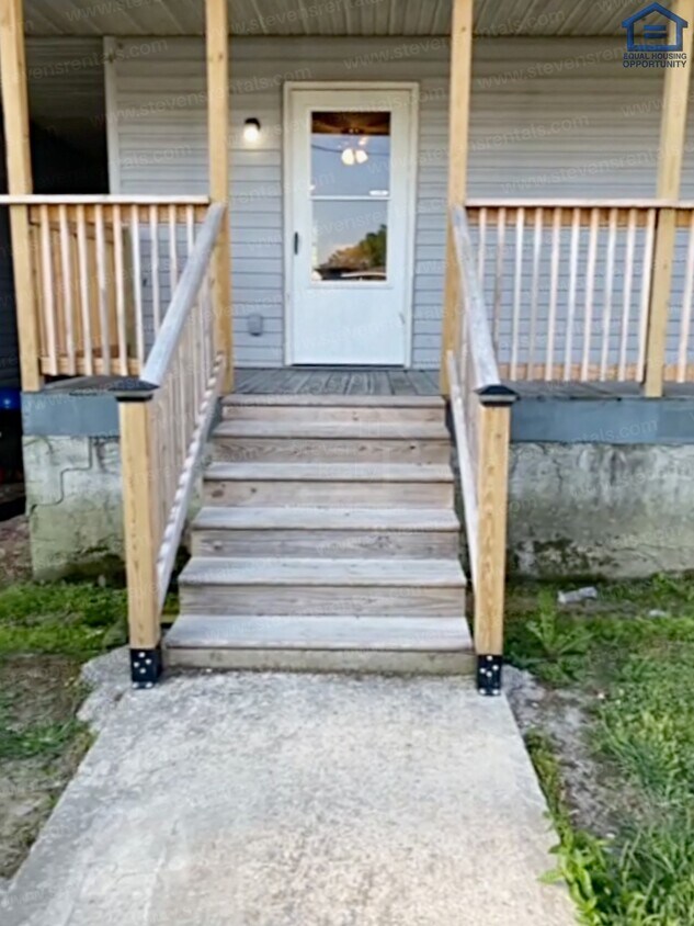 Primary Photo - 200 Dogwood Pointe Dr
