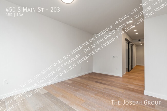Foto del edificio - 450 South Main St