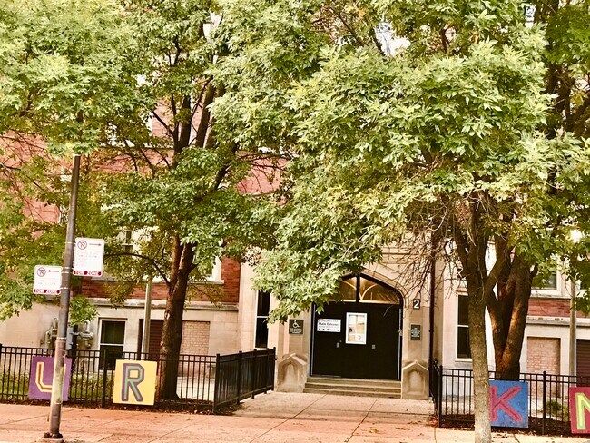 Foto del edificio - 937 W 33rd Pl