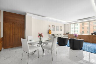 Building Photo - 475 Park Ave