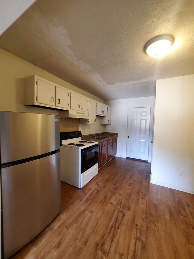 Foto del edificio - 6444 Applecross Ave