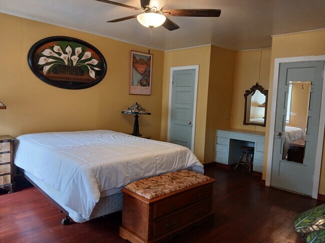 Building Photo - 558 Dameron Dr