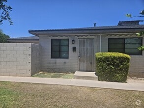 Building Photo - 325 S Hobson
