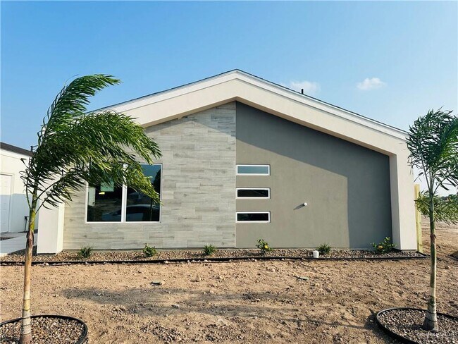 Building Photo - 2613 Mockingbird Rd