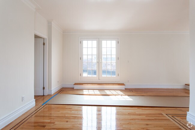 1BR, 1BA - Living Room - 796 Madison Ave