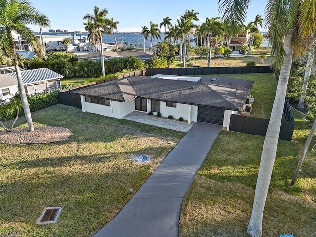 Foto del edificio - 112 Bayshore Dr