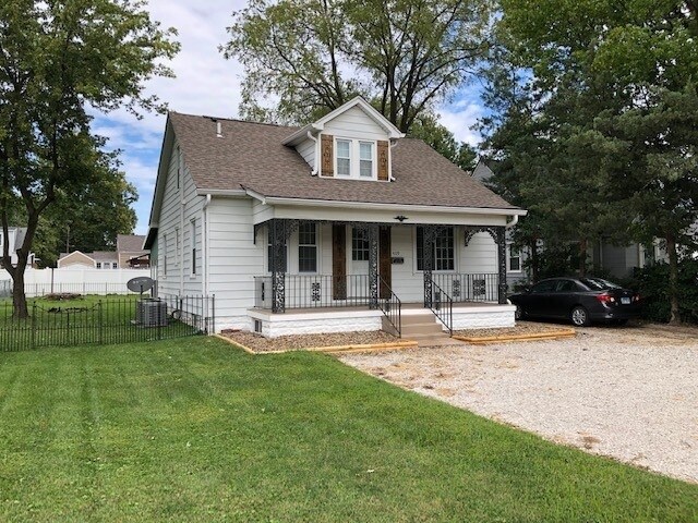 Primary Photo - 409 E Washington St